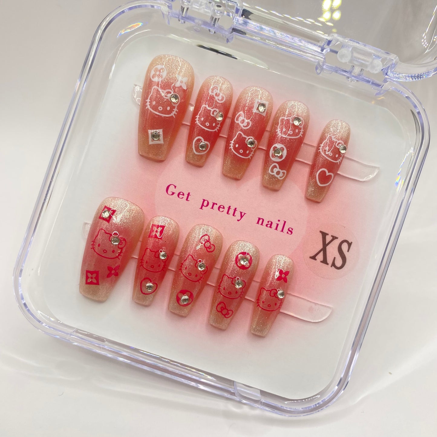Hello Kitty - Glinting