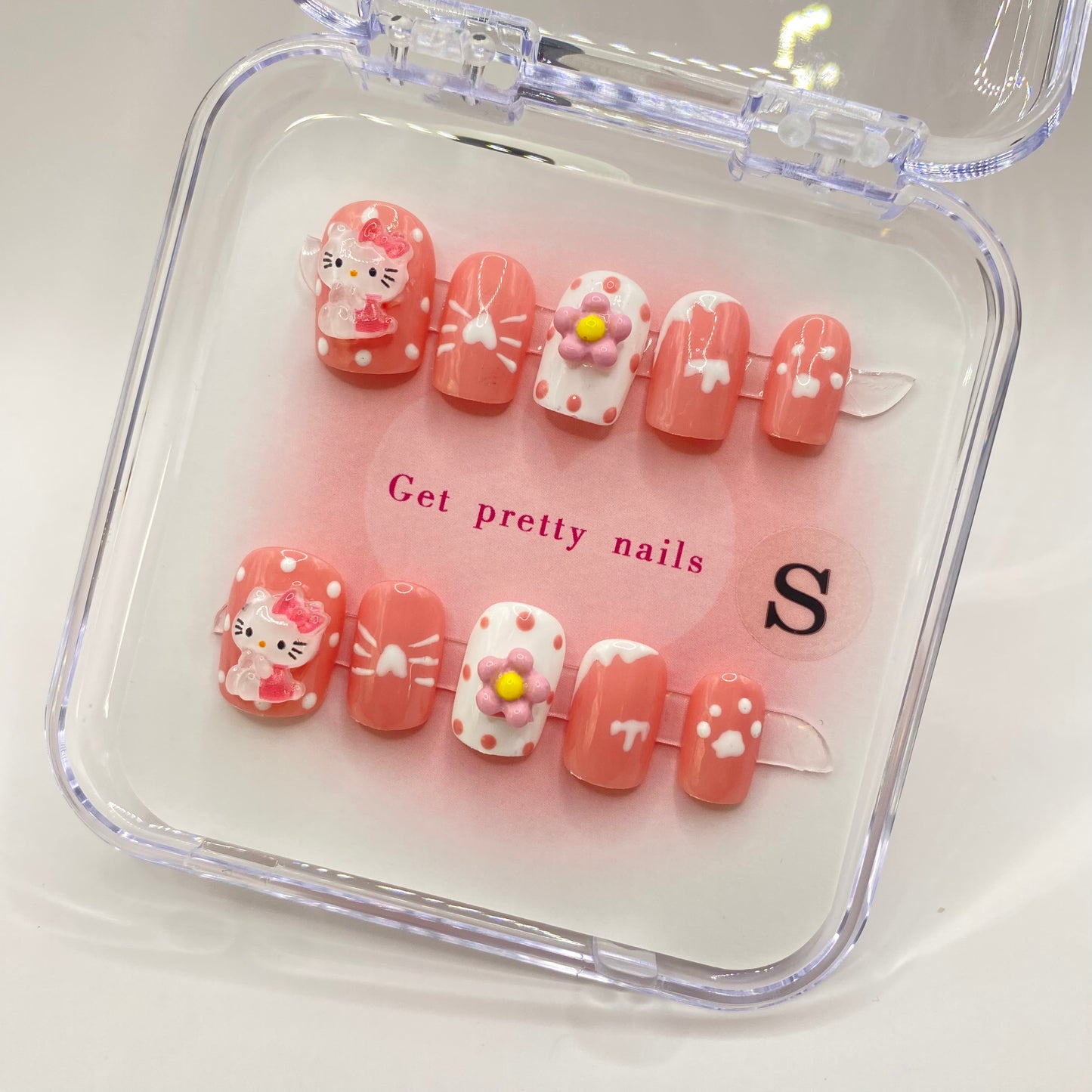 Hello Kitty - Polka Dot Spot